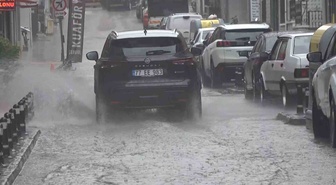 Yalova'da sağanak su birikintileri oluşturdu, Meteoroloji kuvvetli yağış için uyardı