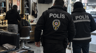 Afyonkarahisar'da 20 yıl 13 gün hapsi olan hükümlü kuaförde tıraş olurken yakalandı