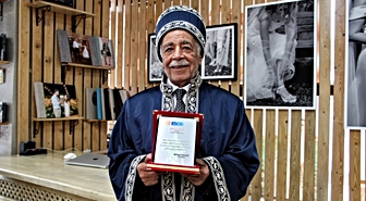 Ahilik Haftası'nda Adana'da 63 yıldır fotoğrafçılık yapan usta yılın ahisi seçildi