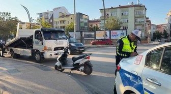 Aksaray'da plakasız motosiklet süren sürücüye 46 bin lira ceza kesildi
