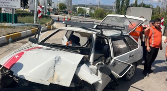 Amasya-Samsun kara yolunda kontrolden çıkan otomobilde 2 kişi yaralandı