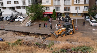 Ankara Keçiören'de sağanakta çöken Gülgün Sokak'ta onarım çalışmaları sürüyor