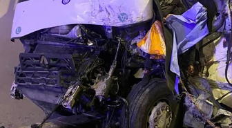 Artvin Yusufeli'de tünelde 2 TIR ve 1 kamyonet karıştı, 1 kişi öldü, 2 kişi yaralandı