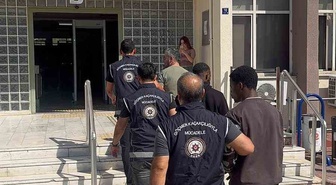 Aydın Efeler'de operasyonda 31 düzensiz göçmen yakalandı, 2 şüpheli tutuklandı