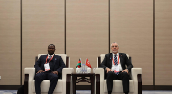 Bakan Işıkhan, 2026 Dünya Beceriler Zirvesi'nde Malavi Bakanı ile görüştü.