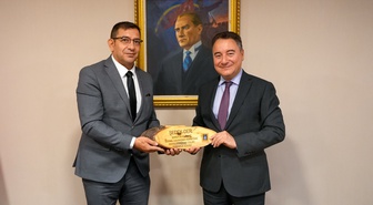 DEVA Partisi Genel Başkanı Ali Babacan, ŞEDEK-DER Başkanı Yılmaz ve heyetini ağırladı