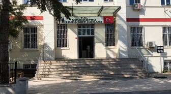 Edirne Uzunköprü'de yurt dışına çıkmak isteyen 4'ü FETÖ şüphelisi 5 kişi yakalandı