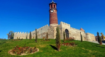 Erzurum'daki tarihi Tepsi Minare 23 Eylül-2 Ekim 2026'da ziyaretçi kabul etmeyecek.