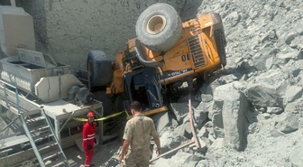 Hatay Antakya'da taş ocağında devrilen iş makinesinin altında kalan Ömer Bolat öldü