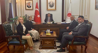 HEKİMSEN heyeti Adalet Bakan Yardımcısı Aydoğdu'ya Hekimlik Meslek Kanunu'nu anlattı