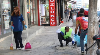 Iğdır'da 'Benim Şehrim Benim Evim' projesine öğretmenler temizlik desteği verdi