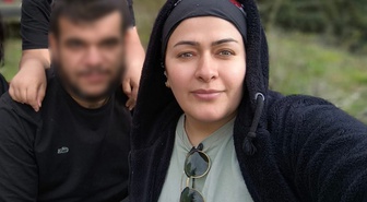 Isparta Şarkikaraağaç'ta bir kişi, karısını sokak ortasında pompalı tüfekle öldürdü.