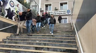 'Masöz aranıyor' ilanıyla fuhuş tuzağı iddiası! İstanbul'da 6 masaj salonu mühürlendi, 15 şüpheli adliyeye sevk edildi
