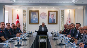 Karaman'da üniversite güvenliği için Vali Çiçek başkanlığında toplantı yapıldı