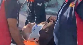 Kars-Çakmak köyü yolunda çarpışan araçların 2 sürücüsü yaralandı