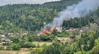 Kastamonu'da 10 evin zarar gördüğü yangın kontrol altına alındı