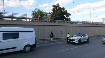 Malatya'da yaklaşık 3 metre yükseklikten düşen şahıs ağır yaralandı.