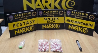 Manisa Alaşehir'de çatıya çıkan uyuşturucu ticareti şüphelisi yakalanıp tutuklandı