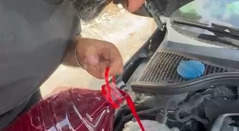 Motor suyu biten oto tamircisi, otobanda şalgam suyuyla 40 kilometre gitti