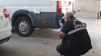 Pompalı tüfeği minibüs altına saklayan 2 şüpheli Aydın Efeler'de yakalandı