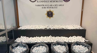 Samsun Atakum'da uyuşturucu operasyonunda 130 bin 624 sentetik ecza hap ele geçirildi