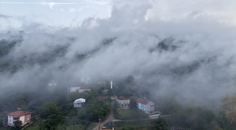 Sinop Türkeli'de sağanak sonrası oluşan bulutlar ormanlık alanda dronla görüntülendi