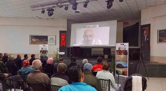 Afyonkarahisar Sultandağı'nda üreticilere kuşburnu ve badem eğitimi verildi