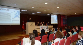 Anadolu Üniversitesi'nde Erasmus+ ve Orhun değişim öğrencilerine oryantasyon yapıldı