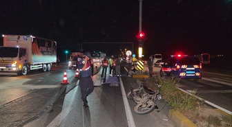 Antalya Manavgat'ta otomobil ile motosiklet çarpıştı, 1 kişi öldü, 1 kişi yaralandı
