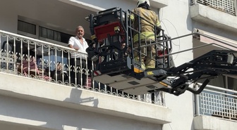 Avcılar'da elektrik panosu yangınında 1'i çocuk 5 kişi tahliye edildi