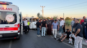 Aydın İncirliova'da beton mikseri iki minibüse çarptı; sürücü öldü, 8 kişi yaralandı