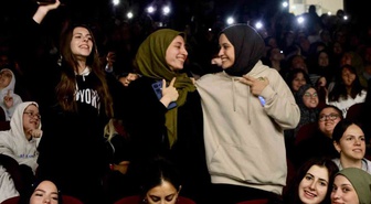 Bilecik'te kız yurdunda yeni öğrencilere müzikli 'Hoş Geldin' etkinliği düzenlendi.