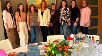 Bilecik’te polis eşleri ve kadın polisler öğrenciler için el emeği ürünler hazırladı