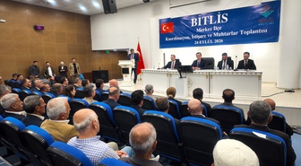 Bitlis Valisi Karakaya, muhtarlarla kent yatırımlarını ve ihtiyaçları görüştü
