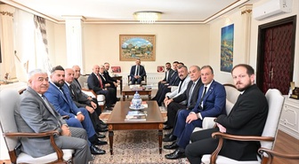 Edirne Valisi Sezer, MHP İl Başkanı ve Okçular Vakfı Genel Sekreteri'ni kabul etti