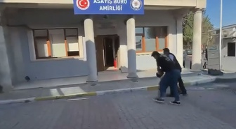 Eyüpsultan'da trafik polisine çarpan 16 emniyet kaydı bulunan sürücü tutuklandı