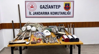 Gaziantep Nurdağı'nda jandarma, kaçak kazı yapan 4 şüpheliyi suçüstü yakaladı