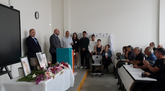 İzmir Bakırçay Üniversitesi, kadavra bağışçısı Demet Karakaş için tören düzenledi