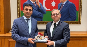 Kars Valisi Polat, Azerbaycan Başkonsolosu Zeynalov'a hayırlı olsun diledi