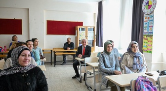 Kırklareli Valisi Turan, Mustafa Dalcalı ve Vali Faik Üstün ilkokullarına gitti