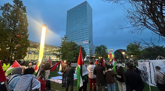 Linz'de Avusturya-İsrail maçı öncesi göstericiler silah ticaretini protesto etti