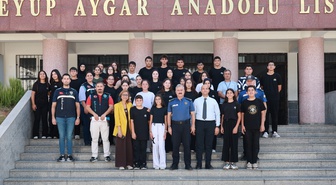 Mersin İl Emniyet Müdürü Fahri Aktaş, Toroslar'daki lisede öğrencilerle sohbet etti