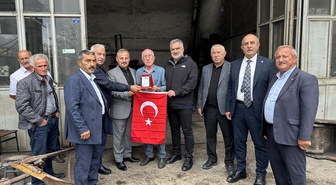 Niksar'da Ahilik Haftası'nda esnafa plaket ve Türk bayrağı hediye edildi