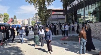 Şanlıurfa Karaköprü'de 5.4 büyüklüğünde deprem oldu, Adıyaman'da da hissedildi.