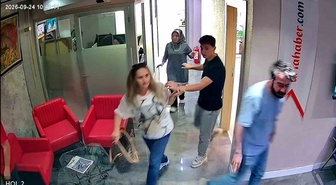 Şanlıurfa Karaköprü'de 5.4'lük depreme yakalanan Ruha TV çalışanları panik yaşadı