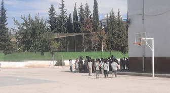 Şanlıurfa Karaköprü'deki 5,4 büyüklüğündeki deprem sonrası eğitime 1 gün ara verildi