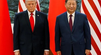 Tarihi ziyaret sürprizle başladı: Trump Şi’ye havalimanında karşıladı