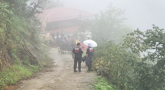 Trabzon Ortahisar'da heyelanda toprak altında kalan 1 kişi için ekipler seferber oldu