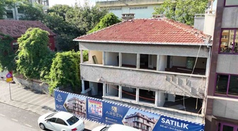 Üsküdar Doğancılar'da 'Tavuklu Doktor' Özferendeci'nin evi yıkım sürecine girdi