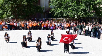 Van Çatak'ta İlköğretim Haftası Atatürk İlkokulu'nda düzenlenen programla başladı
